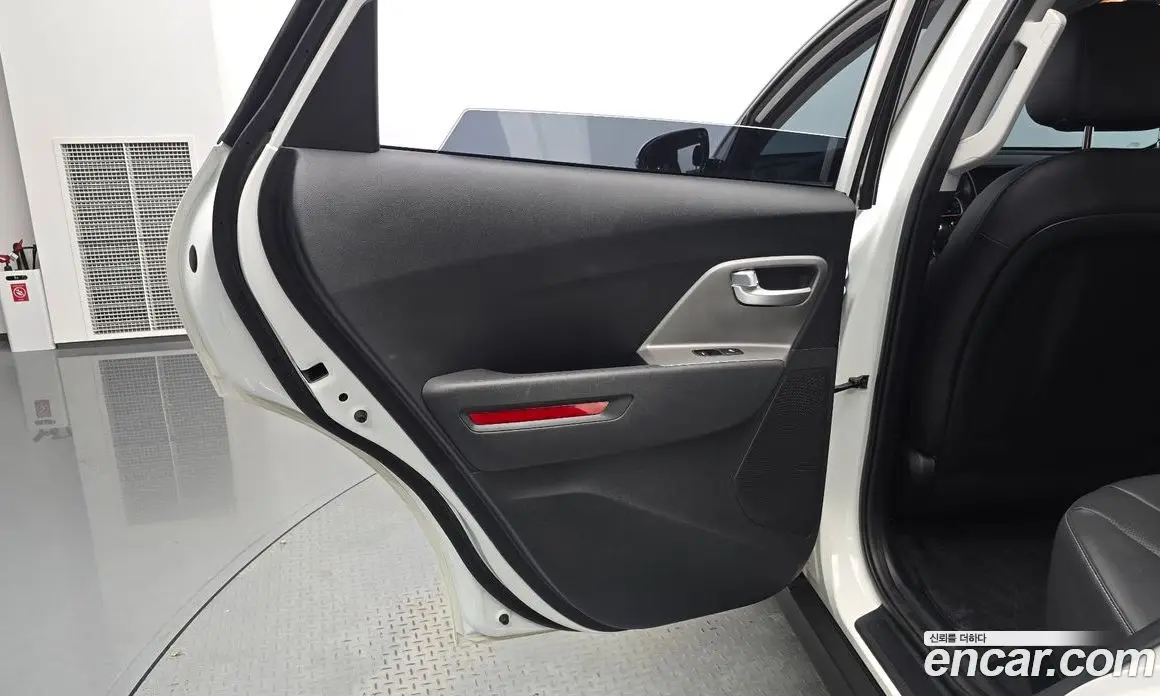 Kia Niro 2022 0.2 автомат (гидро), фото 14