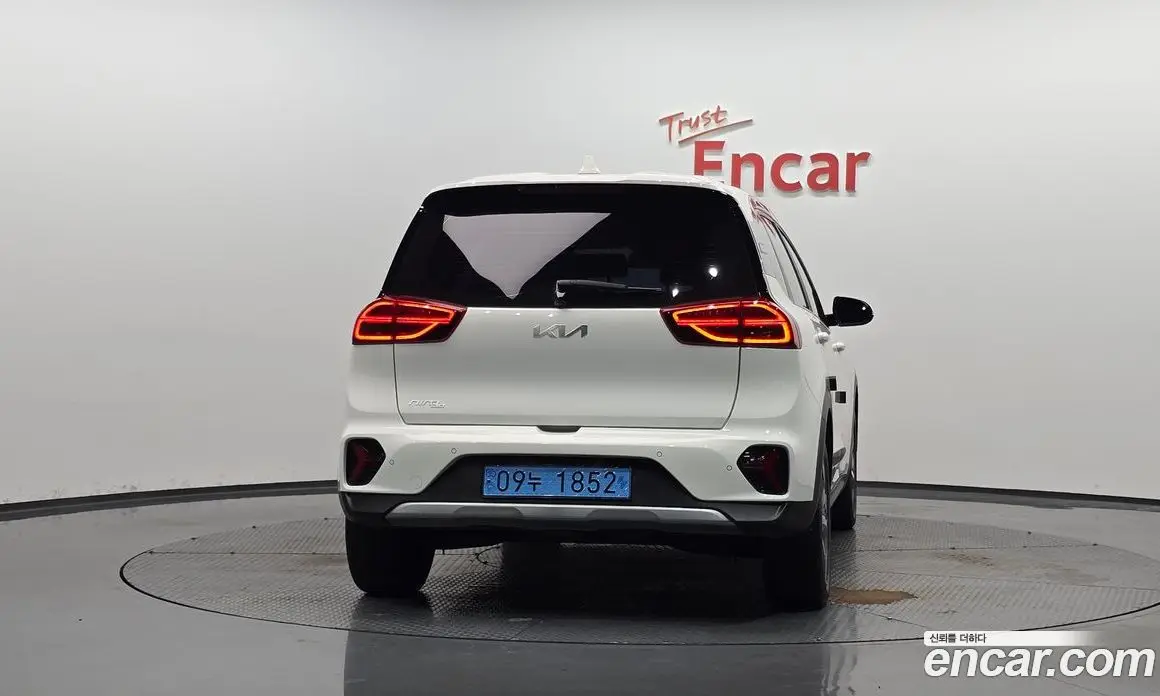 Kia Niro 2022 0.2 автомат (гидро), фото 3