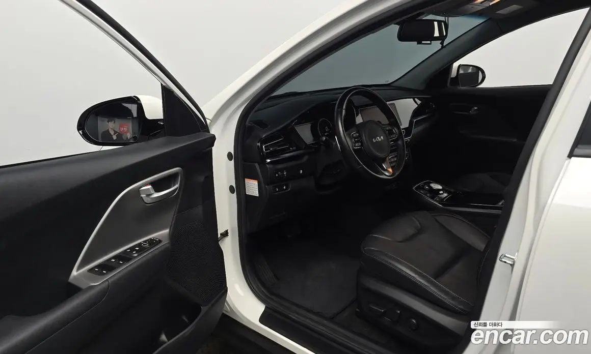 Kia Niro 2022 0.2 автомат (гидро), фото 28