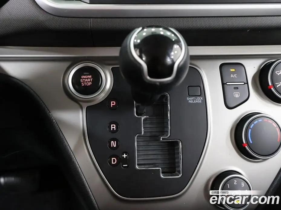 Kia Ray 2022 1.0 автомат (гидро), фото 13