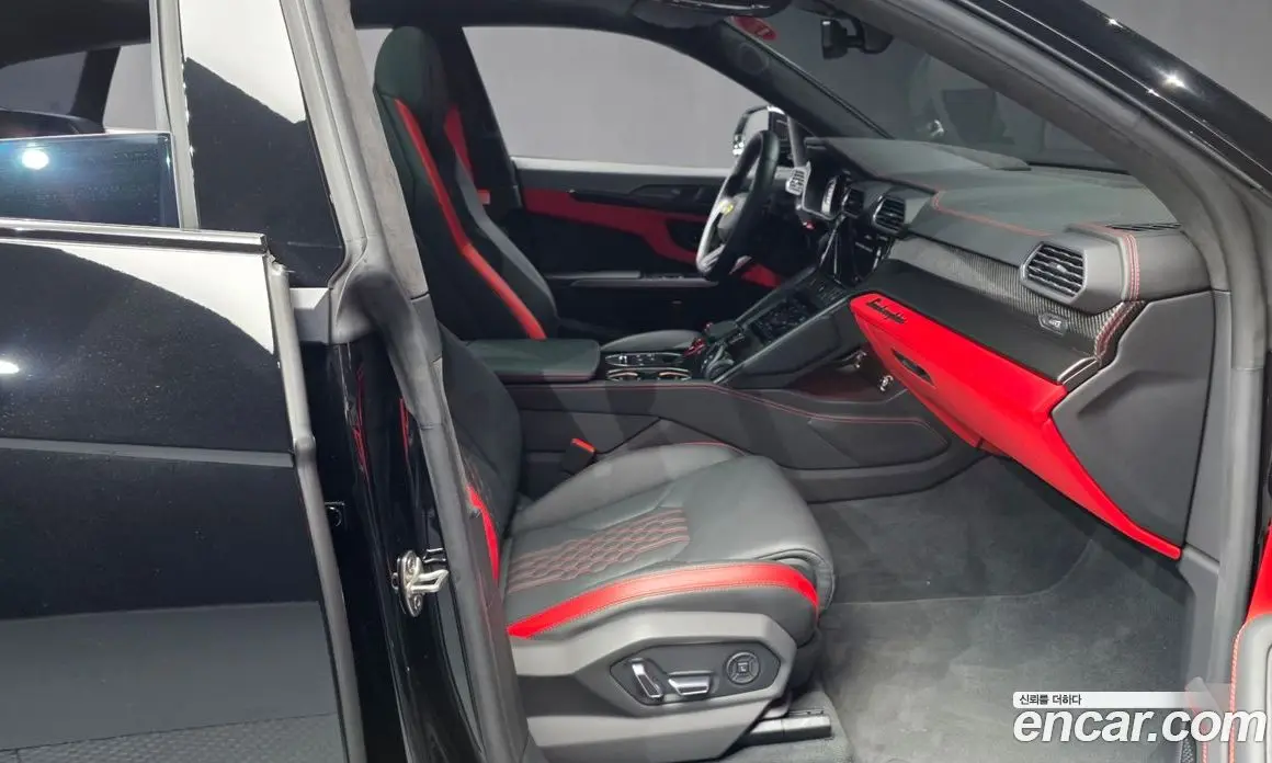 Lamborghini Urus 2024 4.0 автомат (гидро), фото 11 Lamborghini Urus 2024 4.0 автомат (гидро), фото 11