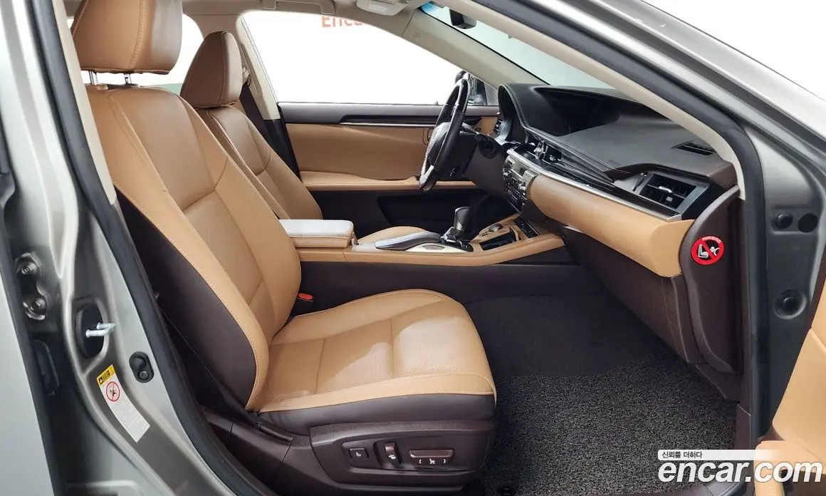 Lexus ES 2018 2.5 автомат (гидро), фото 16 Lexus ES 2018 2.5 автомат (гидро), фото 16