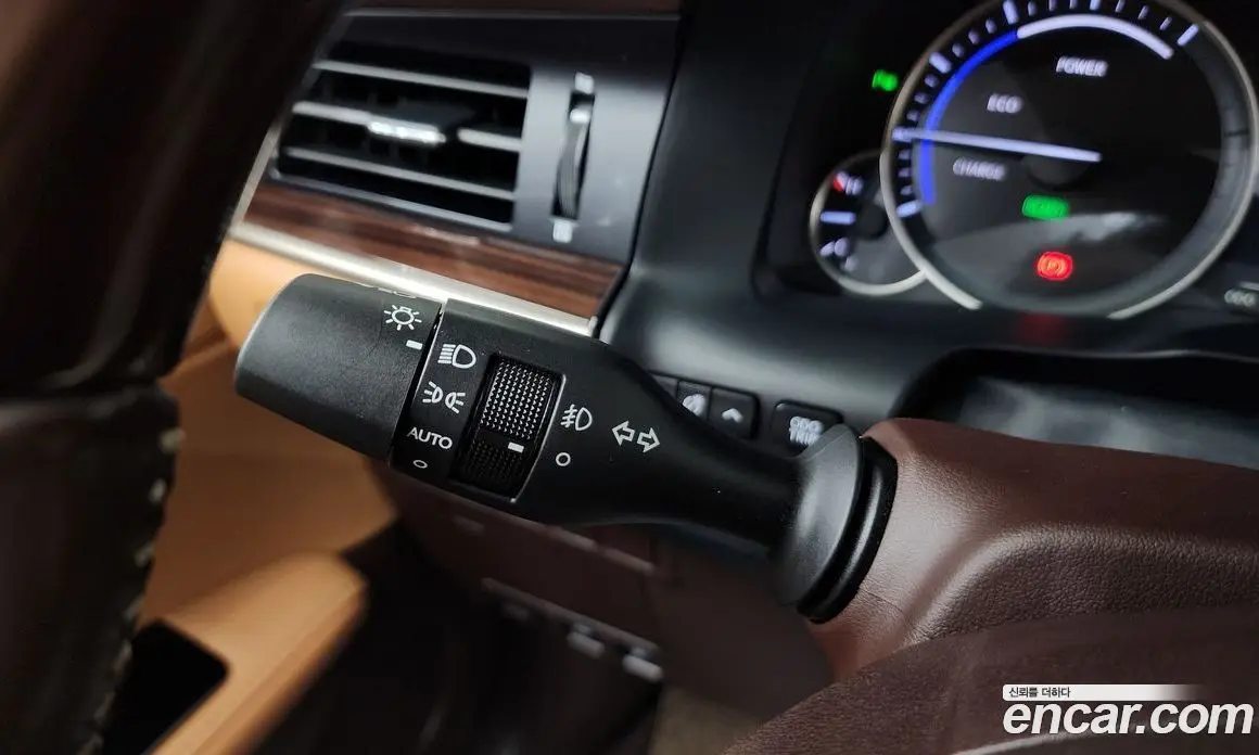 Lexus ES 2018 2.5 автомат (гидро), фото 28 Lexus ES 2018 2.5 автомат (гидро), фото 28