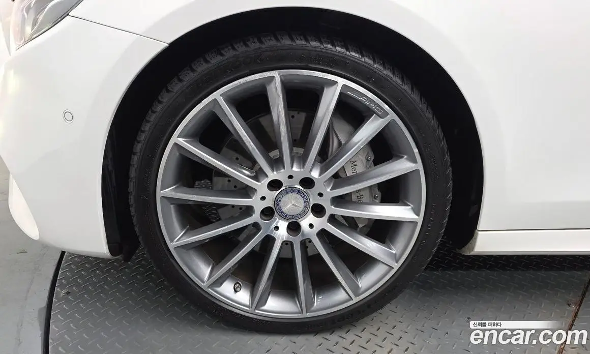 Mercedes-Benz E-Class 2017 2.0 автомат (гидро), фото 4 Mercedes-Benz E-Class 2017 2.0 автомат (гидро), фото 4