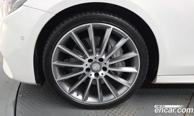 Mercedes-Benz E-Class 2017 2.0 автомат (гидро), миниатюра 4 Mercedes-Benz E-Class 2017 2.0 автомат (гидро), миниатюра 4