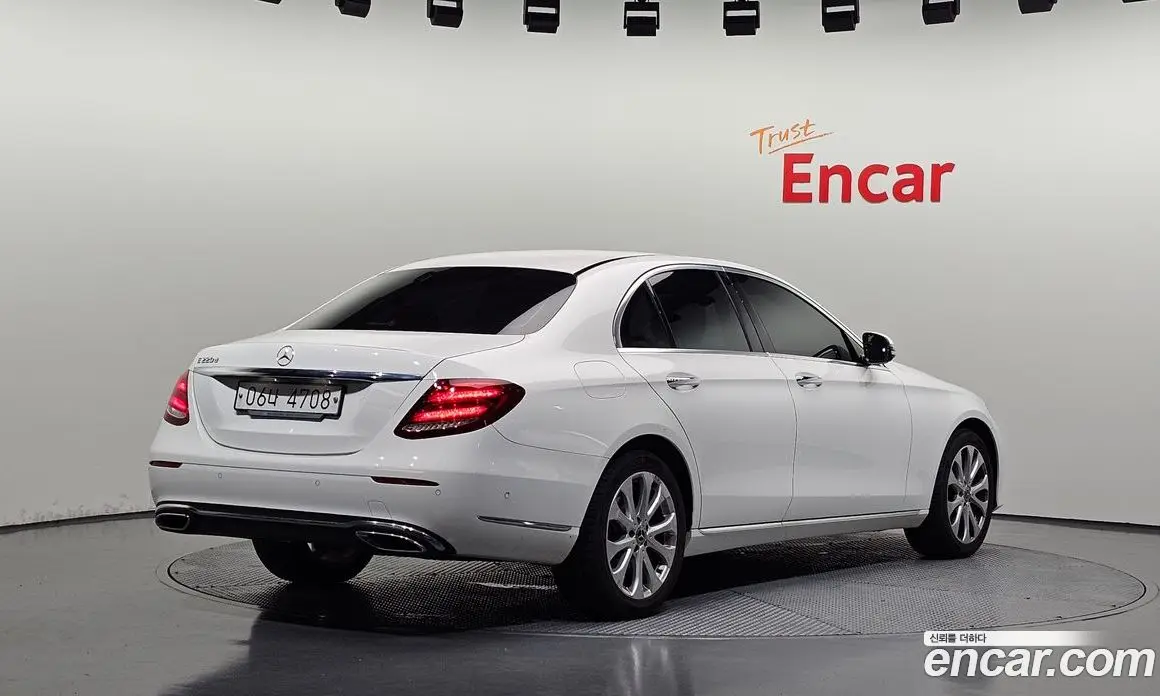 Mercedes-Benz E-Class 2018 1.9 автомат (гидро), фото 2 Mercedes-Benz E-Class 2018 1.9 автомат (гидро), фото 2