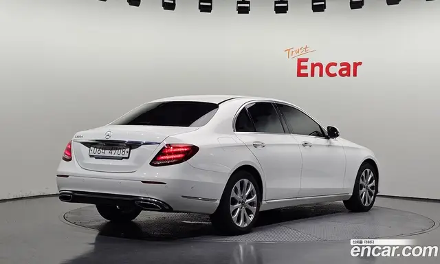 Mercedes-Benz E-Class 2018 1.9 автомат (гидро), миниатюра 2 Mercedes-Benz E-Class 2018 1.9 автомат (гидро), миниатюра 2