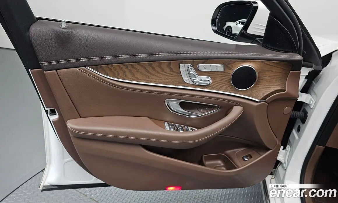 Mercedes-Benz E-Class 2018 1.9 автомат (гидро), фото 14 Mercedes-Benz E-Class 2018 1.9 автомат (гидро), фото 14