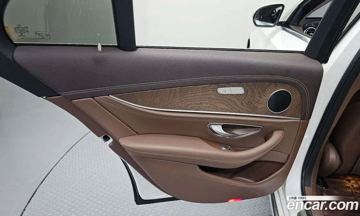 Mercedes-Benz E-Class 2018 1.9 автомат (гидро), фото 15 Mercedes-Benz E-Class 2018 1.9 автомат (гидро), фото 15