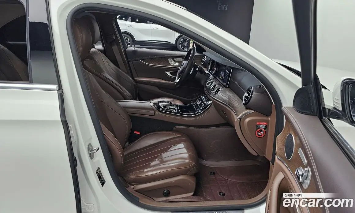 Mercedes-Benz E-Class 2018 1.9 автомат (гидро), фото 16 Mercedes-Benz E-Class 2018 1.9 автомат (гидро), фото 16