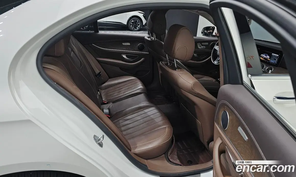 Mercedes-Benz E-Class 2018 1.9 автомат (гидро), фото 17 Mercedes-Benz E-Class 2018 1.9 автомат (гидро), фото 17