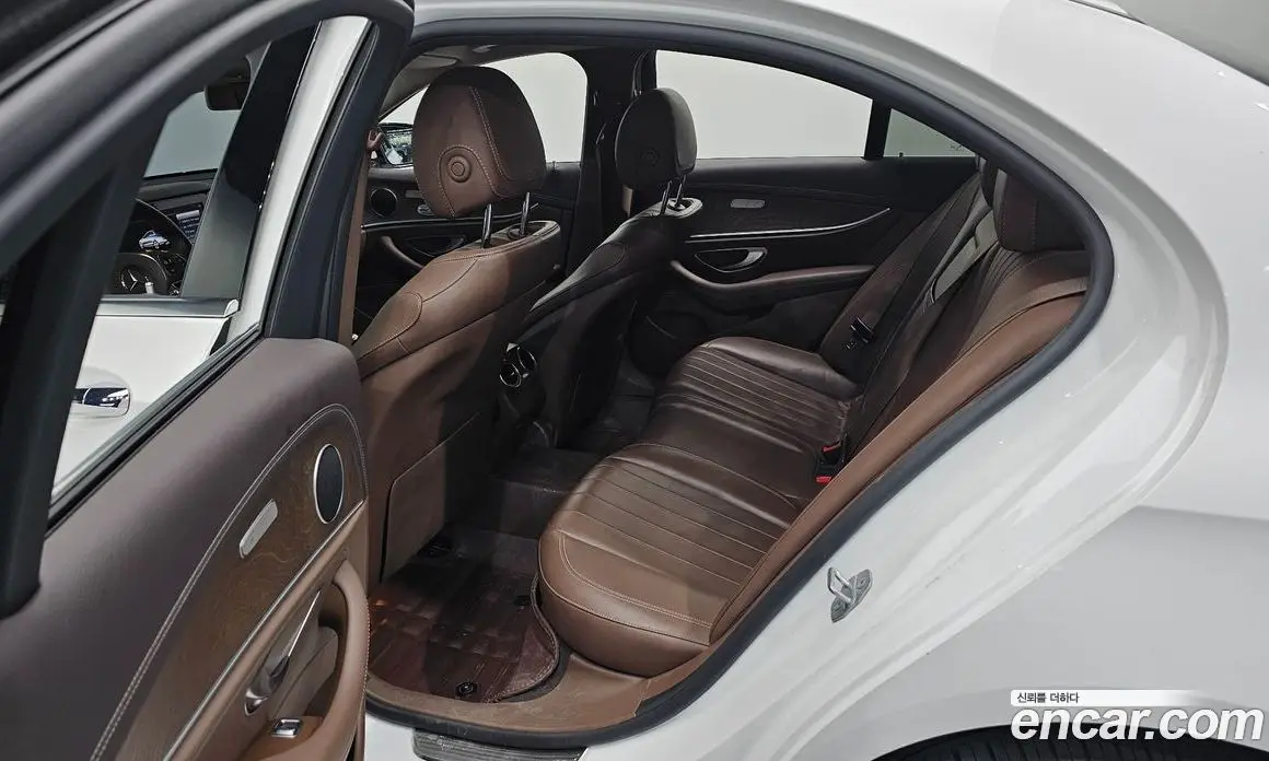 Mercedes-Benz E-Class 2018 1.9 автомат (гидро), фото 18 Mercedes-Benz E-Class 2018 1.9 автомат (гидро), фото 18