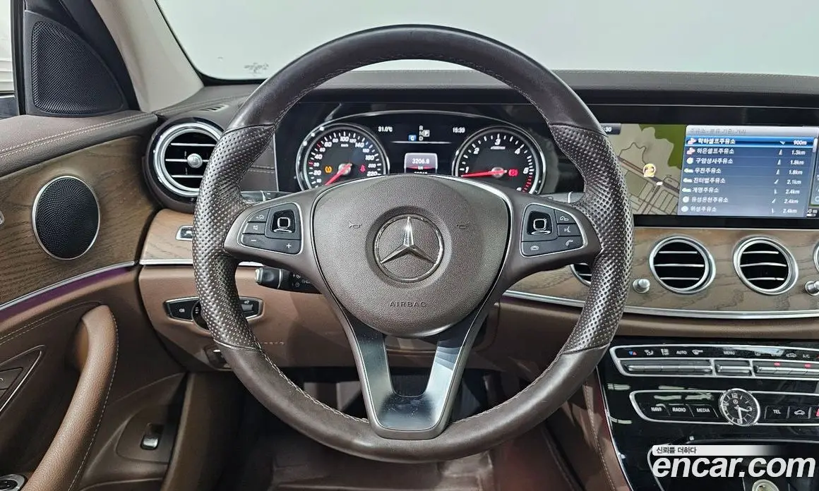 Mercedes-Benz E-Class 2018 1.9 автомат (гидро), фото 20 Mercedes-Benz E-Class 2018 1.9 автомат (гидро), фото 20