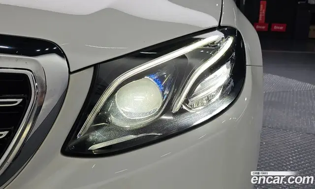 Mercedes-Benz E-Class 2018 1.9 автомат (гидро), миниатюра 8 Mercedes-Benz E-Class 2018 1.9 автомат (гидро), миниатюра 8