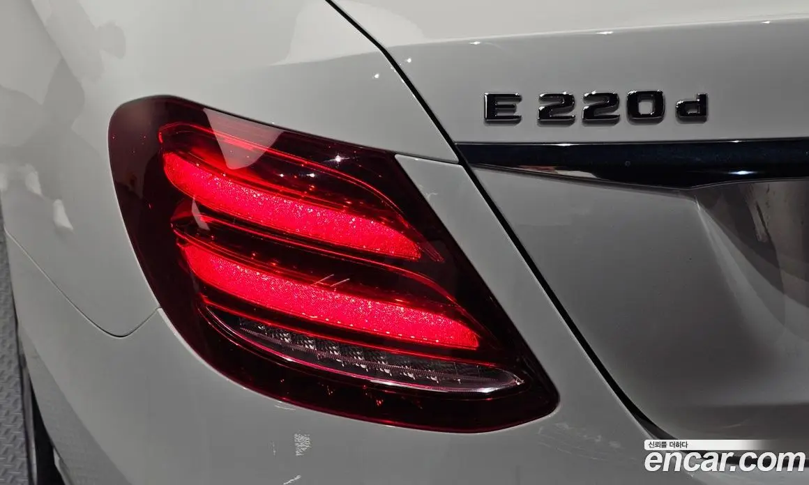 Mercedes-Benz E-Class 2018 1.9 автомат (гидро), фото 9 Mercedes-Benz E-Class 2018 1.9 автомат (гидро), фото 9