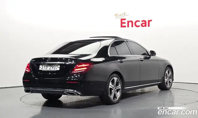 Mercedes-Benz E-Class 2018 2.0 автомат (гидро), миниатюра 2 Mercedes-Benz E-Class 2018 2.0 автомат (гидро), миниатюра 2