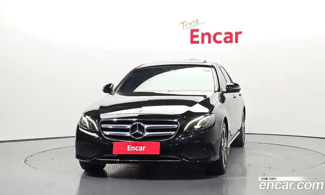 Mercedes-Benz E-Class 2018 2.0 автомат (гидро), миниатюра 3 Mercedes-Benz E-Class 2018 2.0 автомат (гидро), миниатюра 3