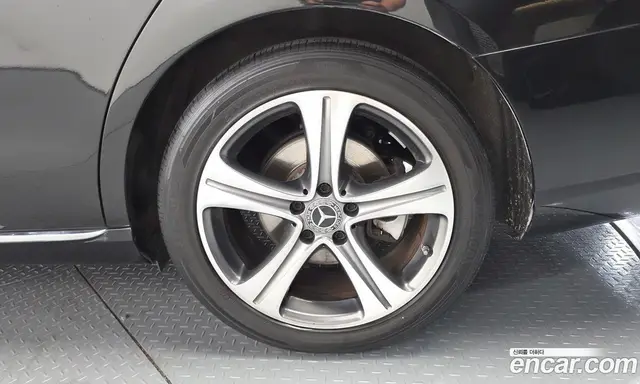 Mercedes-Benz E-Class 2018 2.0 автомат (гидро), миниатюра 7 Mercedes-Benz E-Class 2018 2.0 автомат (гидро), миниатюра 7