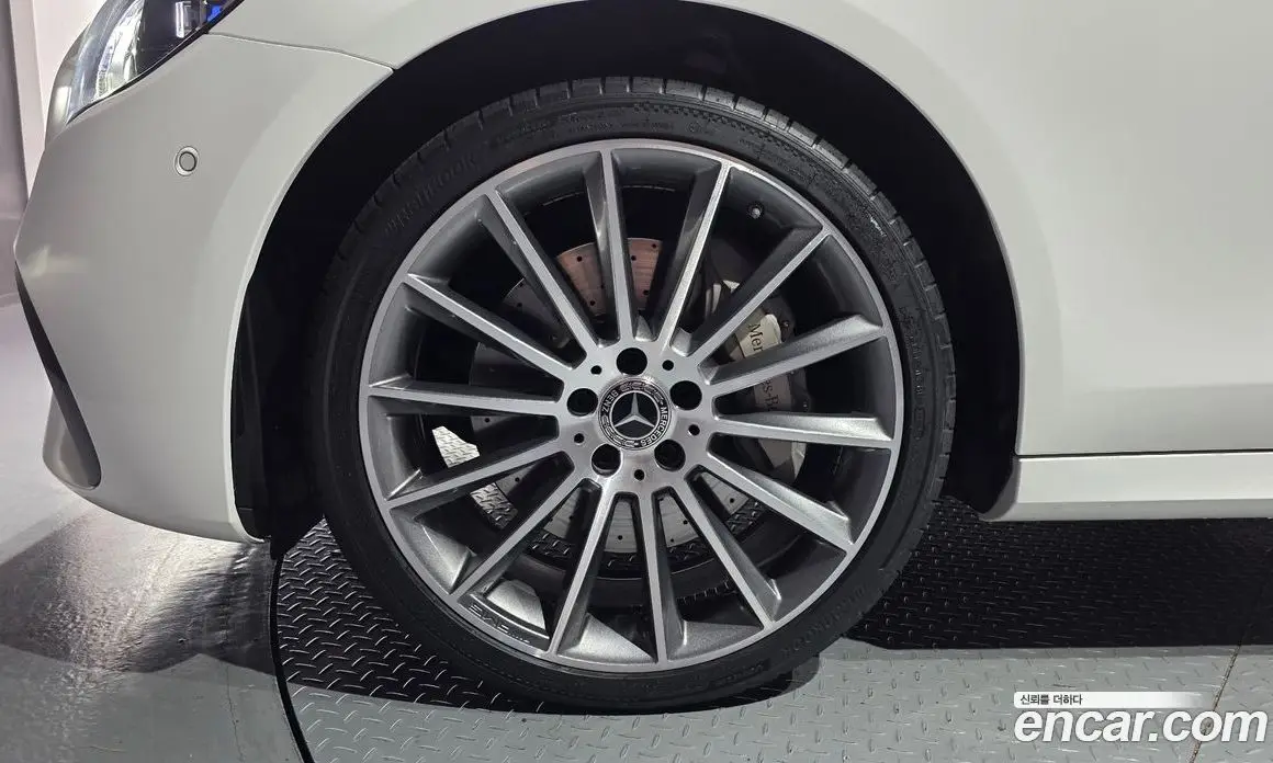 Mercedes-Benz E-Class 2022 2.0 автомат (гидро), фото 5 Mercedes-Benz E-Class 2022 2.0 автомат (гидро), фото 5