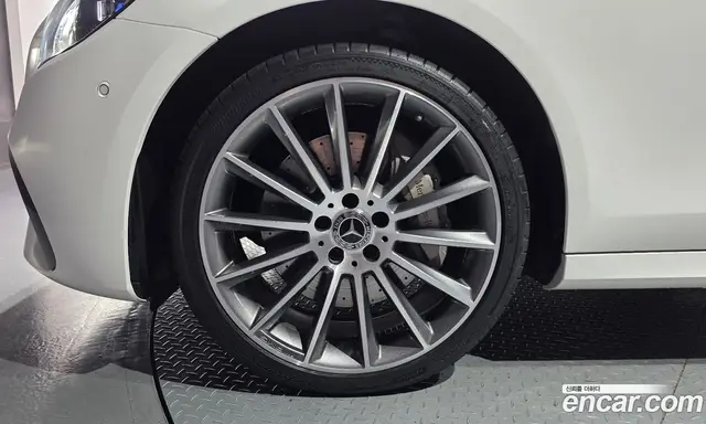 Mercedes-Benz E-Class 2022 2.0 автомат (гидро), миниатюра 5 Mercedes-Benz E-Class 2022 2.0 автомат (гидро), миниатюра 5