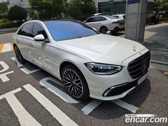 Mercedes-Benz S-Class 2023 4.0 автомат (гидро), миниатюра 2
