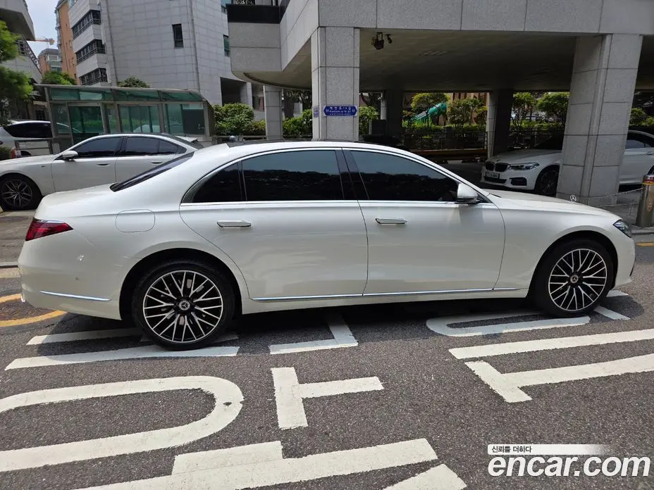 Mercedes-Benz S-Class 2023 4.0 автомат (гидро), фото 3