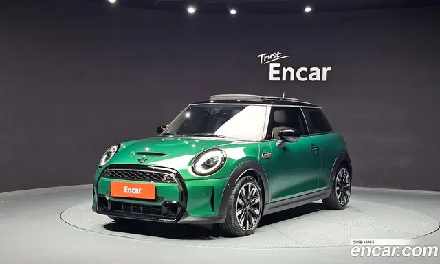 Mini Cooper 2023 2.0 автомат (гидро), миниатюра 1 Mini Cooper 2023 2.0 автомат (гидро), миниатюра 1