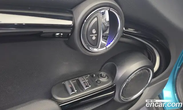 Mini Cooper Convertible 2018 1.5 автомат (гидро), миниатюра 12
