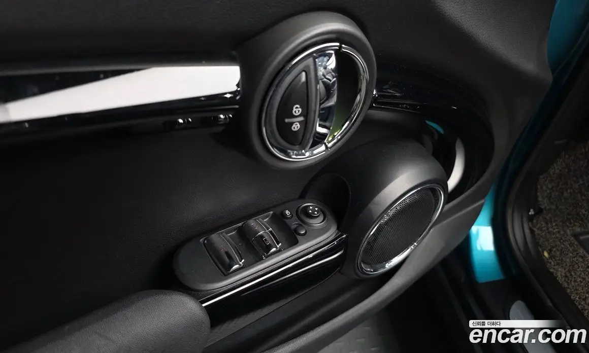 Mini Cooper Convertible 2019 1.5 автомат (гидро), фото 15 Mini Cooper Convertible 2019 1.5 автомат (гидро), фото 15