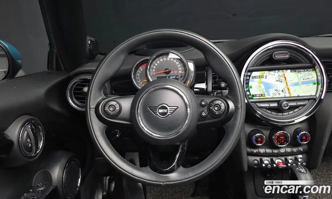 Mini Cooper Convertible 2019 1.5 автомат (гидро), фото 19 Mini Cooper Convertible 2019 1.5 автомат (гидро), фото 19