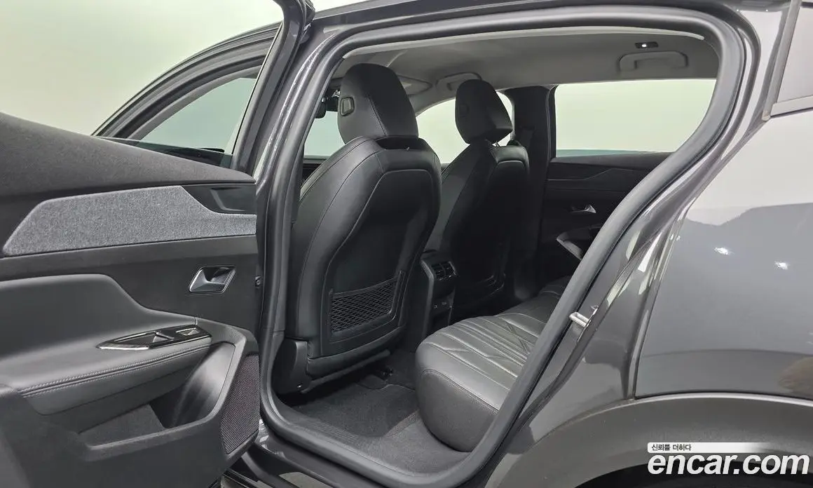 Peugeot 408 2023 1.2 автомат (гидро), фото 24