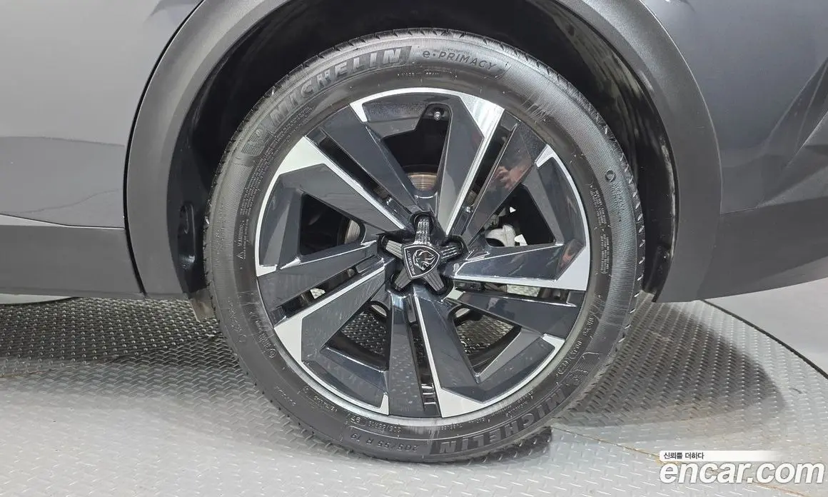 Peugeot 408 2023 1.2 автомат (гидро), фото 7