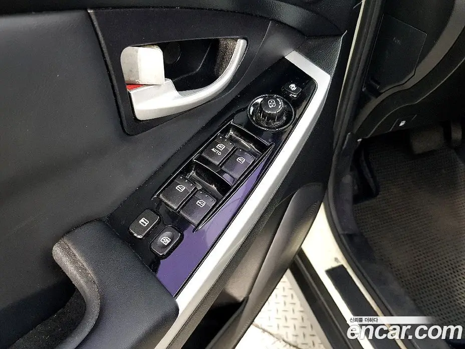 SsangYong Korando 2015 2.0 автомат (гидро), фото 11