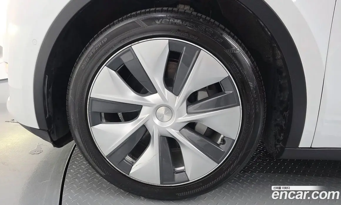 Tesla Model Y 2022 0.2 автомат (гидро), фото 5
