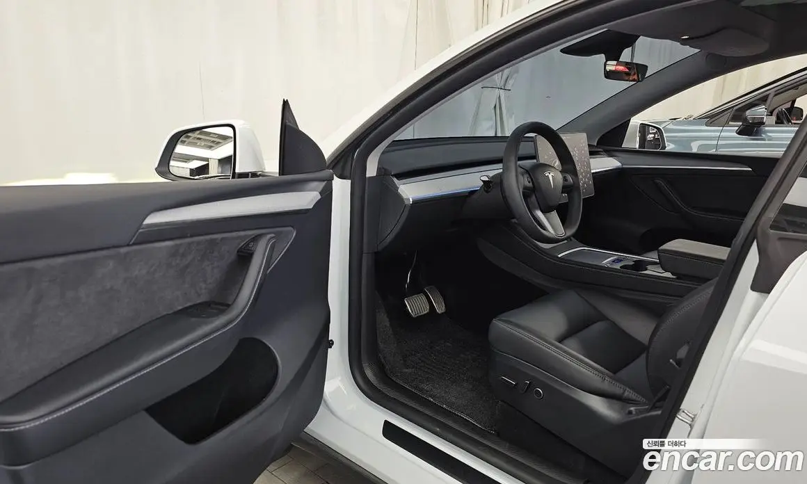 Tesla Model Y 2024 0.2 автомат (гидро), фото 13 Tesla Model Y 2024 0.2 автомат (гидро), фото 13