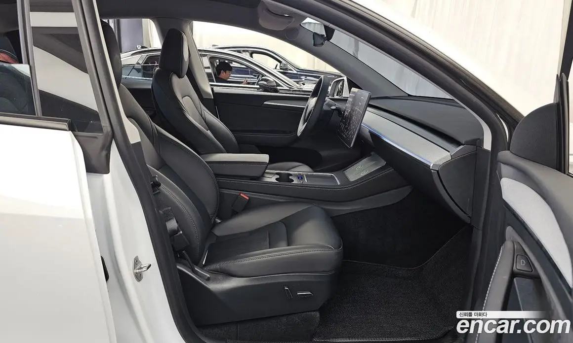 Tesla Model Y 2024 0.2 автомат (гидро), фото 17 Tesla Model Y 2024 0.2 автомат (гидро), фото 17