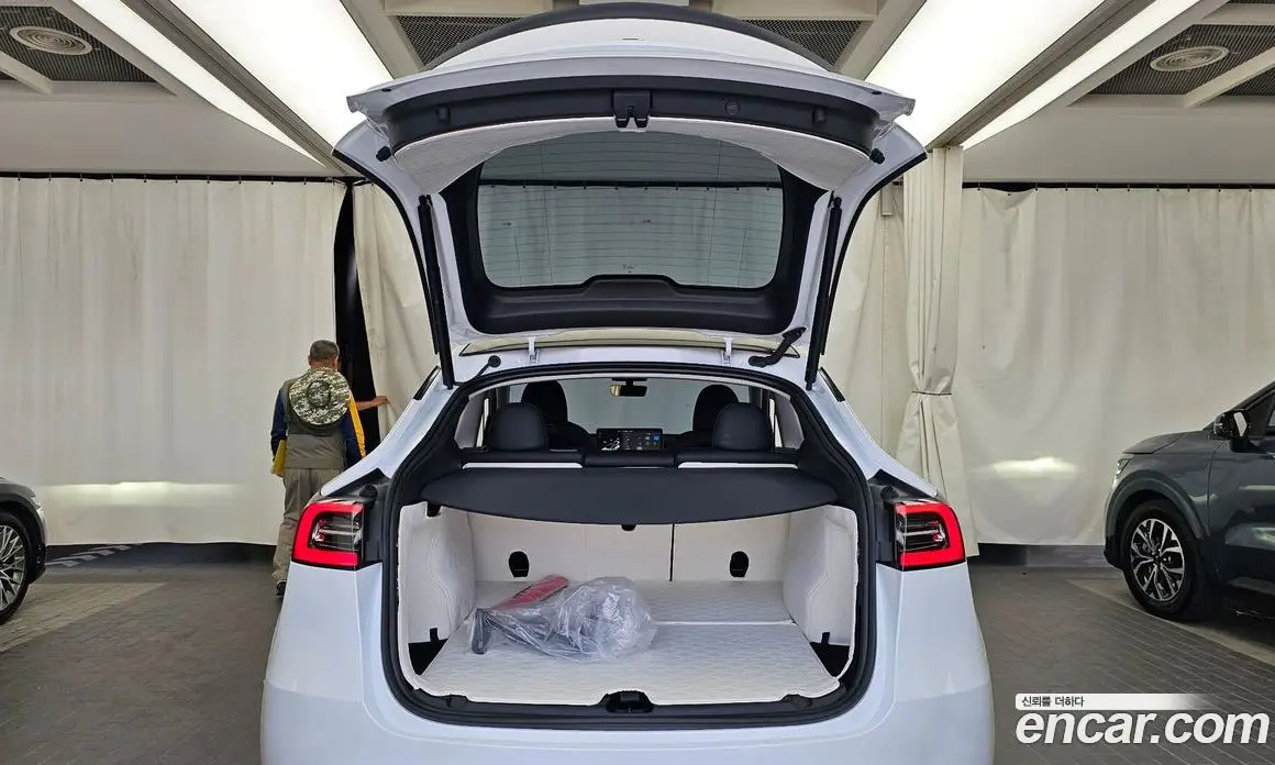 Tesla Model Y 2024 0.2 автомат (гидро), фото 26 Tesla Model Y 2024 0.2 автомат (гидро), фото 26