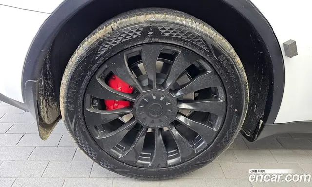 Tesla Model Y 2024 0.2 автомат (гидро), миниатюра 5 Tesla Model Y 2024 0.2 автомат (гидро), миниатюра 5