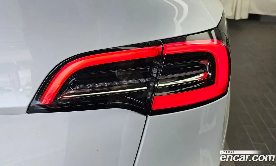 Tesla Model Y 2024 0.2 автомат (гидро), фото 9 Tesla Model Y 2024 0.2 автомат (гидро), фото 9