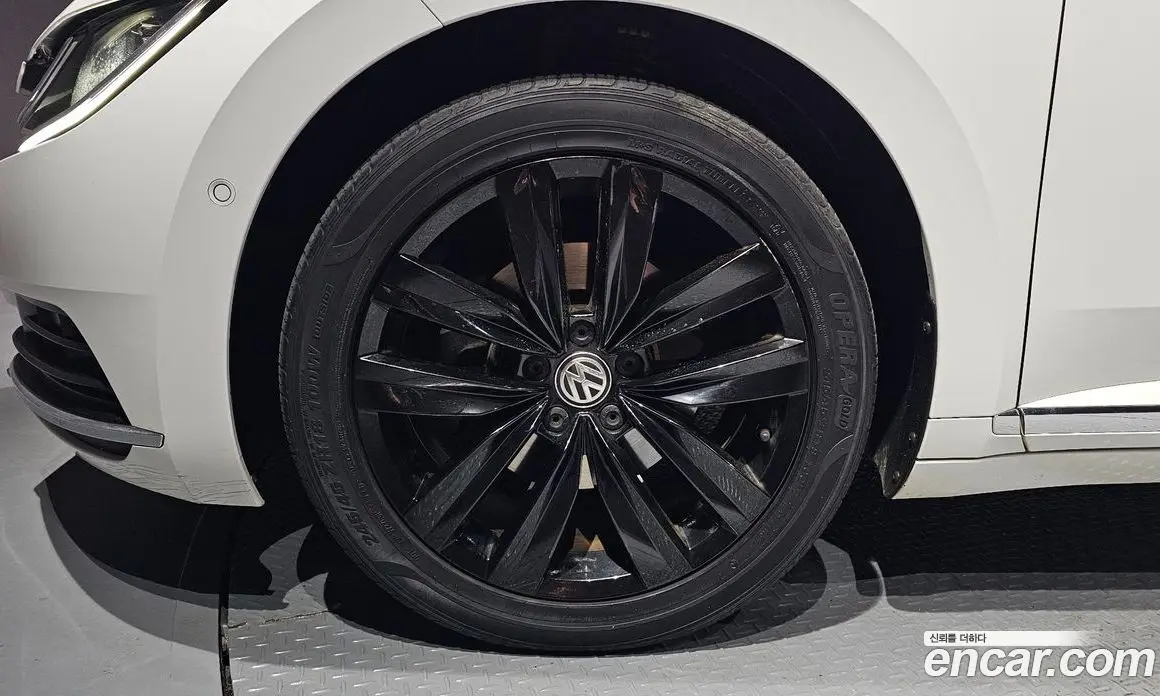 Volkswagen Arteon 2019 2.0 автомат (гидро), фото 5 Volkswagen Arteon 2019 2.0 автомат (гидро), фото 5