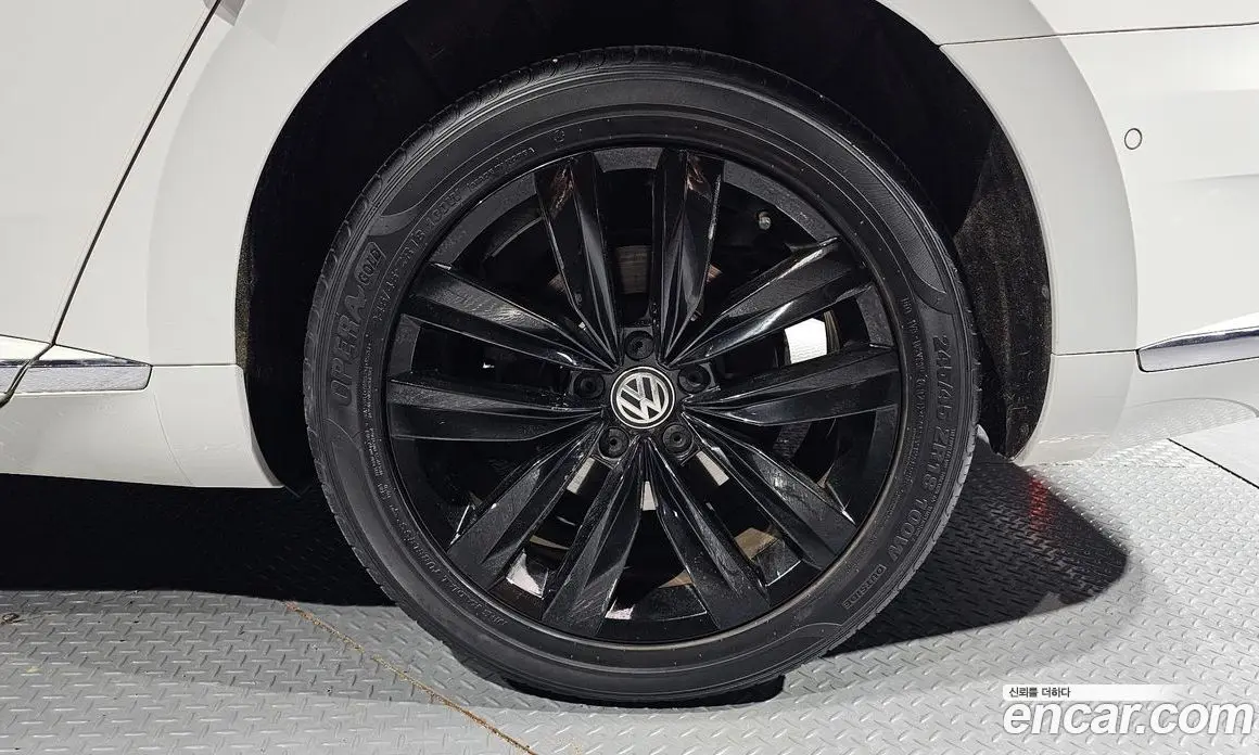 Volkswagen Arteon 2019 2.0 автомат (гидро), фото 7 Volkswagen Arteon 2019 2.0 автомат (гидро), фото 7