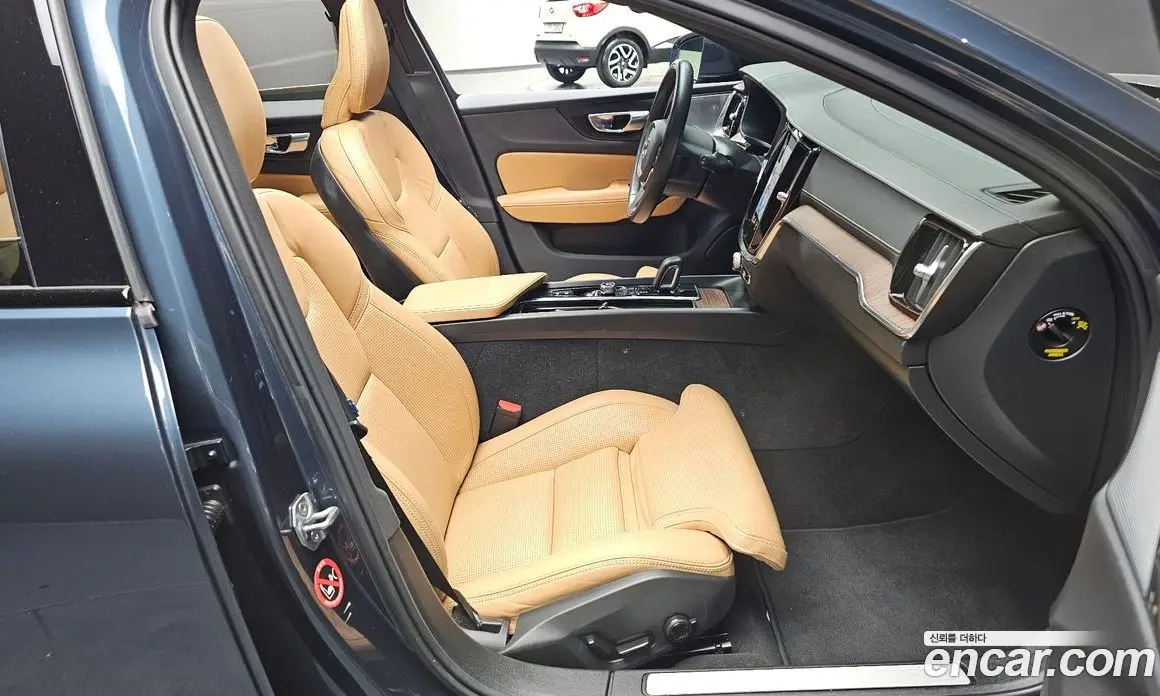 Volvo V60 2021 2.0 автомат (гидро), фото 13 Volvo V60 2021 2.0 автомат (гидро), фото 13