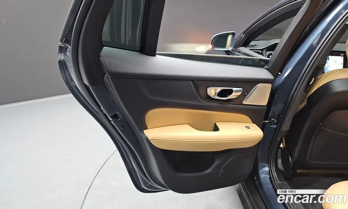 Volvo V60 2021 2.0 автомат (гидро), фото 15 Volvo V60 2021 2.0 автомат (гидро), фото 15