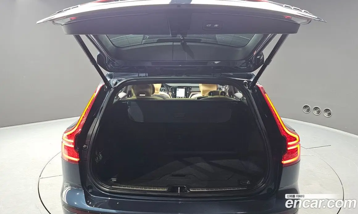 Volvo V60 2021 2.0 автомат (гидро), фото 26 Volvo V60 2021 2.0 автомат (гидро), фото 26