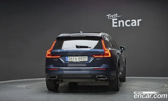 Volvo V60 2021 2.0 автомат (гидро), миниатюра 4 Volvo V60 2021 2.0 автомат (гидро), миниатюра 4
