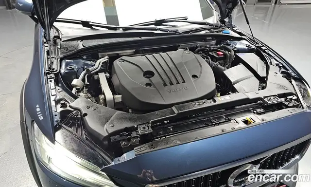 Volvo V60 2021 2.0 автомат (гидро), миниатюра 6 Volvo V60 2021 2.0 автомат (гидро), миниатюра 6