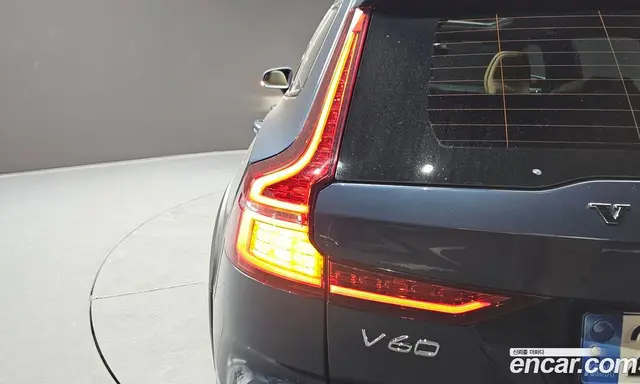 Volvo V60 2021 2.0 автомат (гидро), миниатюра 9 Volvo V60 2021 2.0 автомат (гидро), миниатюра 9