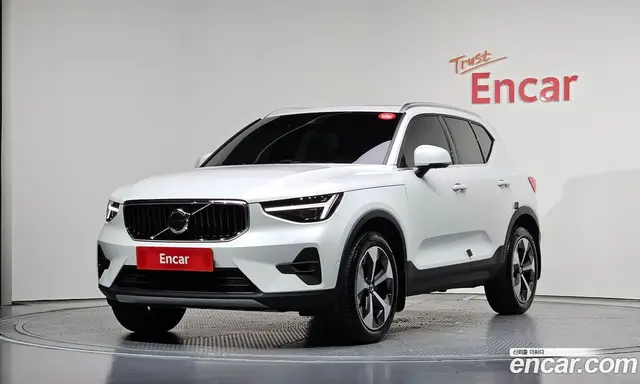 Volvo XC40 2024 2.0 автомат (гидро), миниатюра 1 Volvo XC40 2024 2.0 автомат (гидро), миниатюра 1