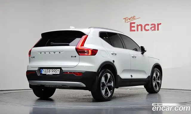 Volvo XC40 2024 2.0 автомат (гидро), миниатюра 2 Volvo XC40 2024 2.0 автомат (гидро), миниатюра 2