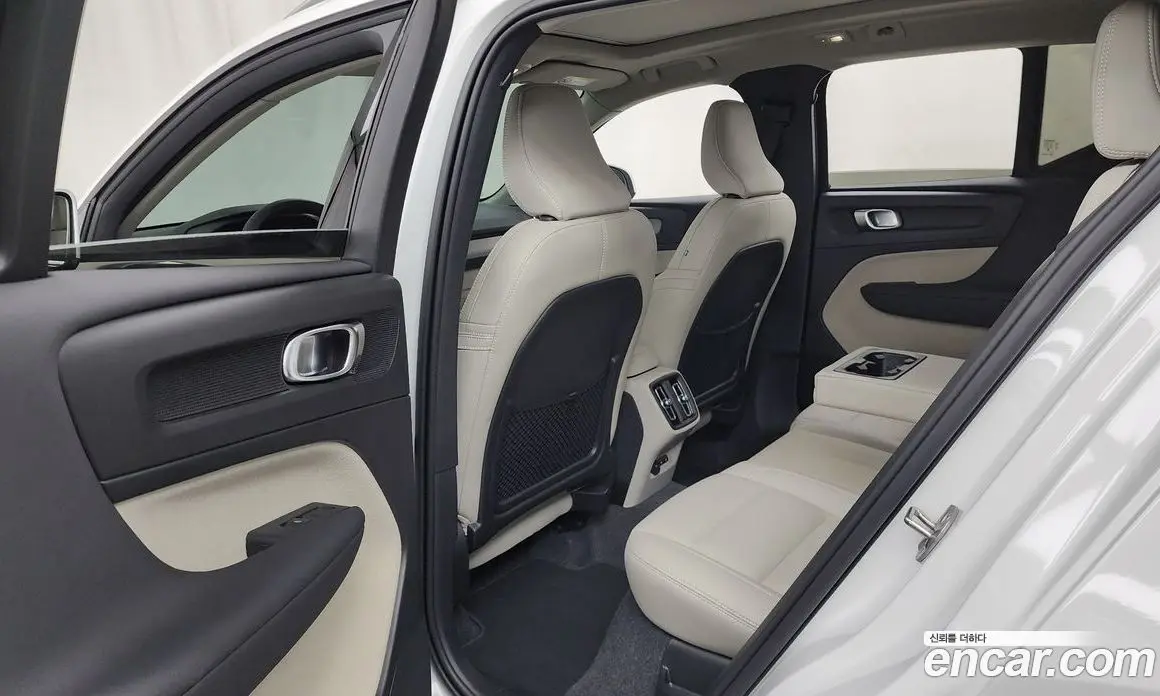 Volvo XC40 2024 2.0 автомат (гидро), фото 18 Volvo XC40 2024 2.0 автомат (гидро), фото 18